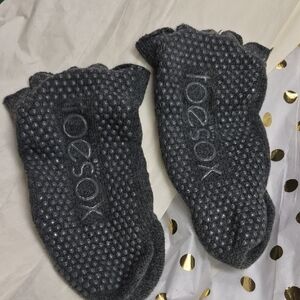 ToeSox Charcoal Grip Socks